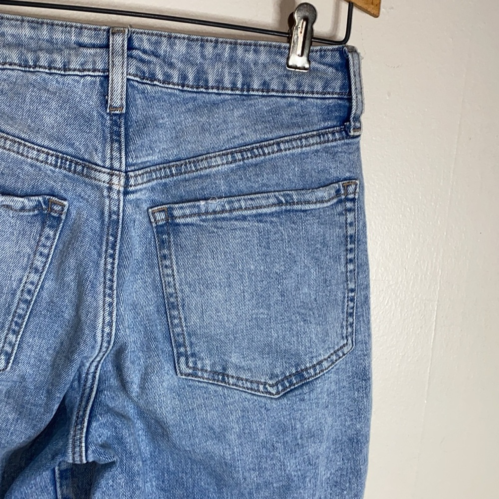 🛍️Like new OG Straight high-rise size 4 light wash jeans! - Picture 7 of 9